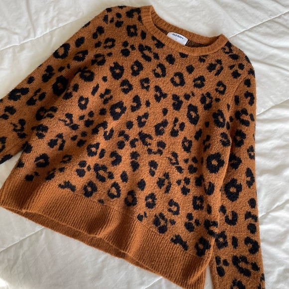 Old Navy Cheetah Sweater - Picture 2 of 4